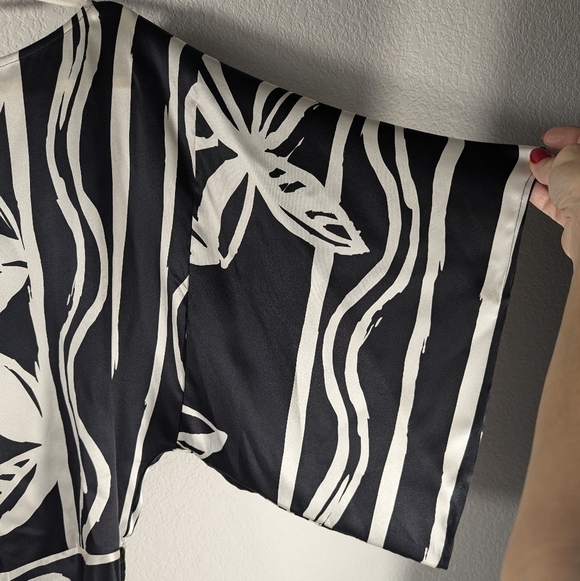 Vintage Cache Silk Glam Bat Wing Sleeve Whimsical Smocked Top Chic Blouse Size S - Picture 4 of 8